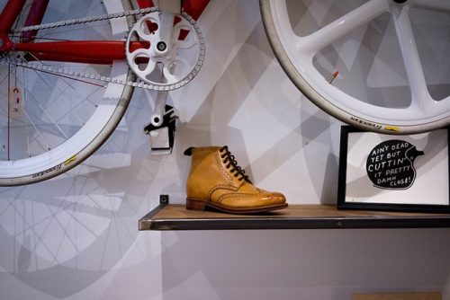 靴と自転車